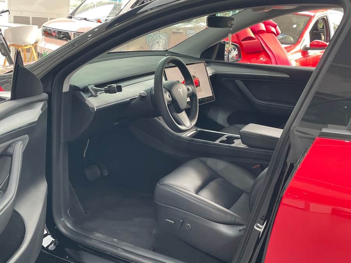 特斯拉 Model Y  2023款 長續(xù)航全輪驅(qū)動版圖片