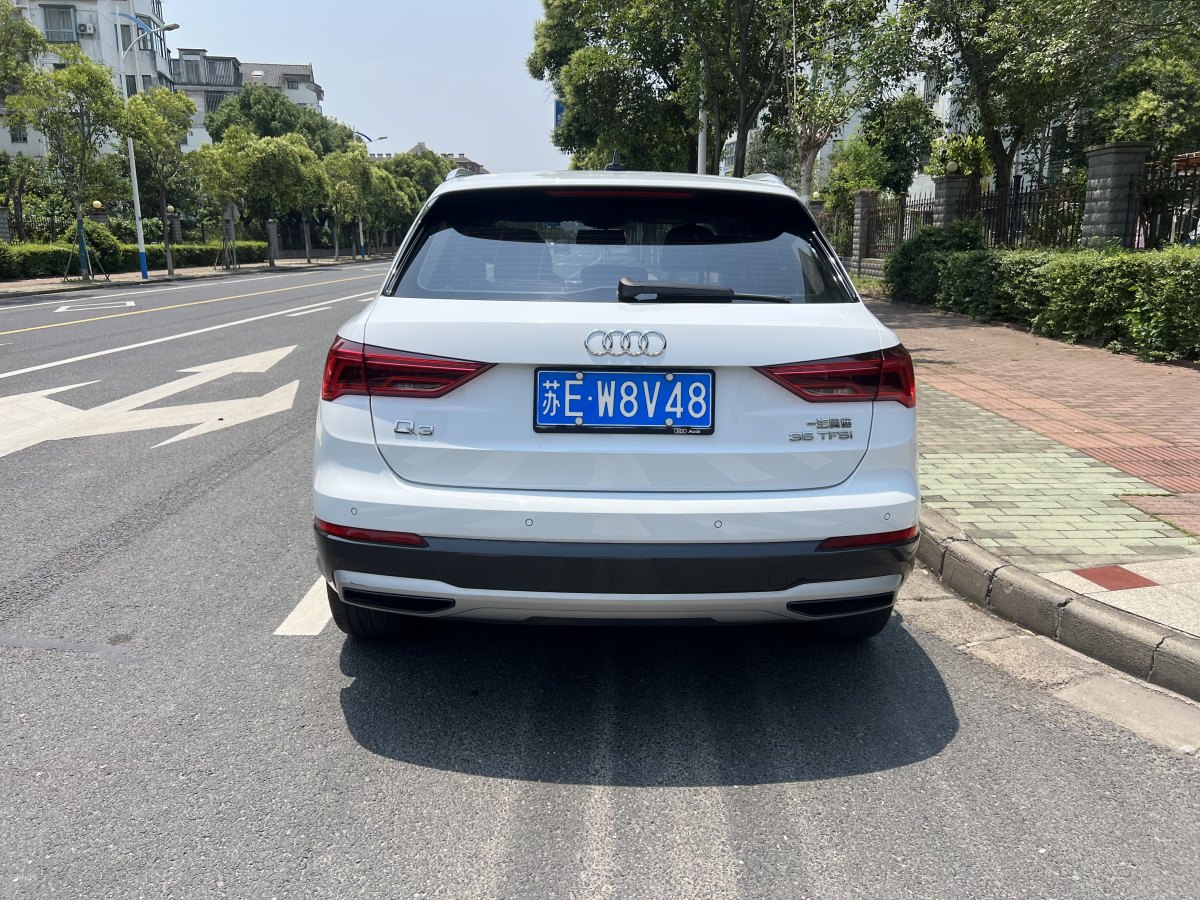 奧迪 奧迪Q3  2024款 35 TFSI 時(shí)尚動感型圖片