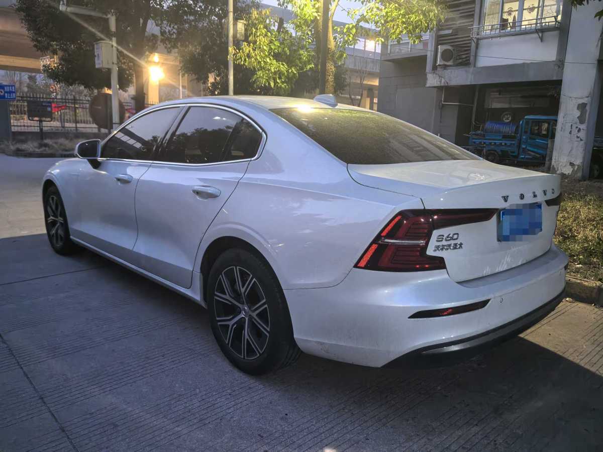 沃爾沃 S60L  2025款 B4 智逸豪華版圖片