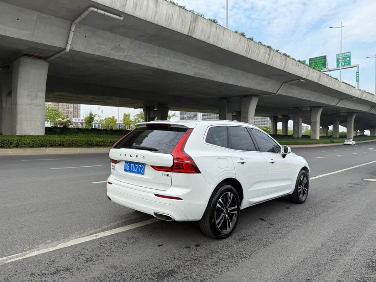 沃爾沃 XC60  2019款  T5 四驅(qū)智遠(yuǎn)版 國(guó)VI圖片