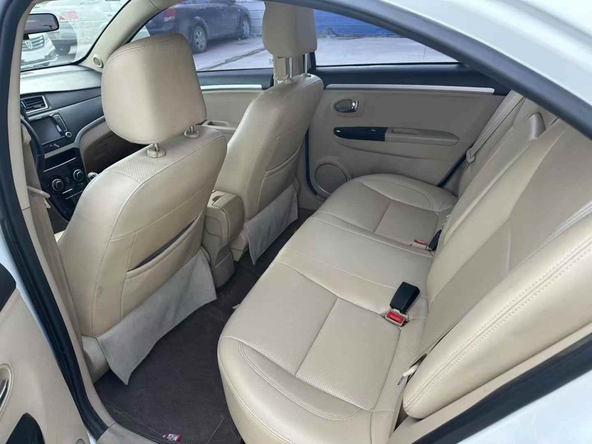 長(zhǎng)城 C30  2016款 1.5L AMT舒適型圖片