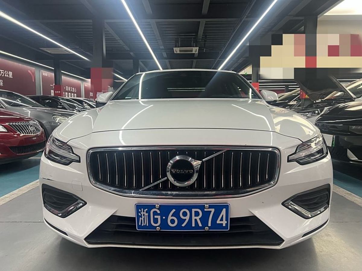 沃爾沃 S60L  2022款 B4 智逸豪華版圖片