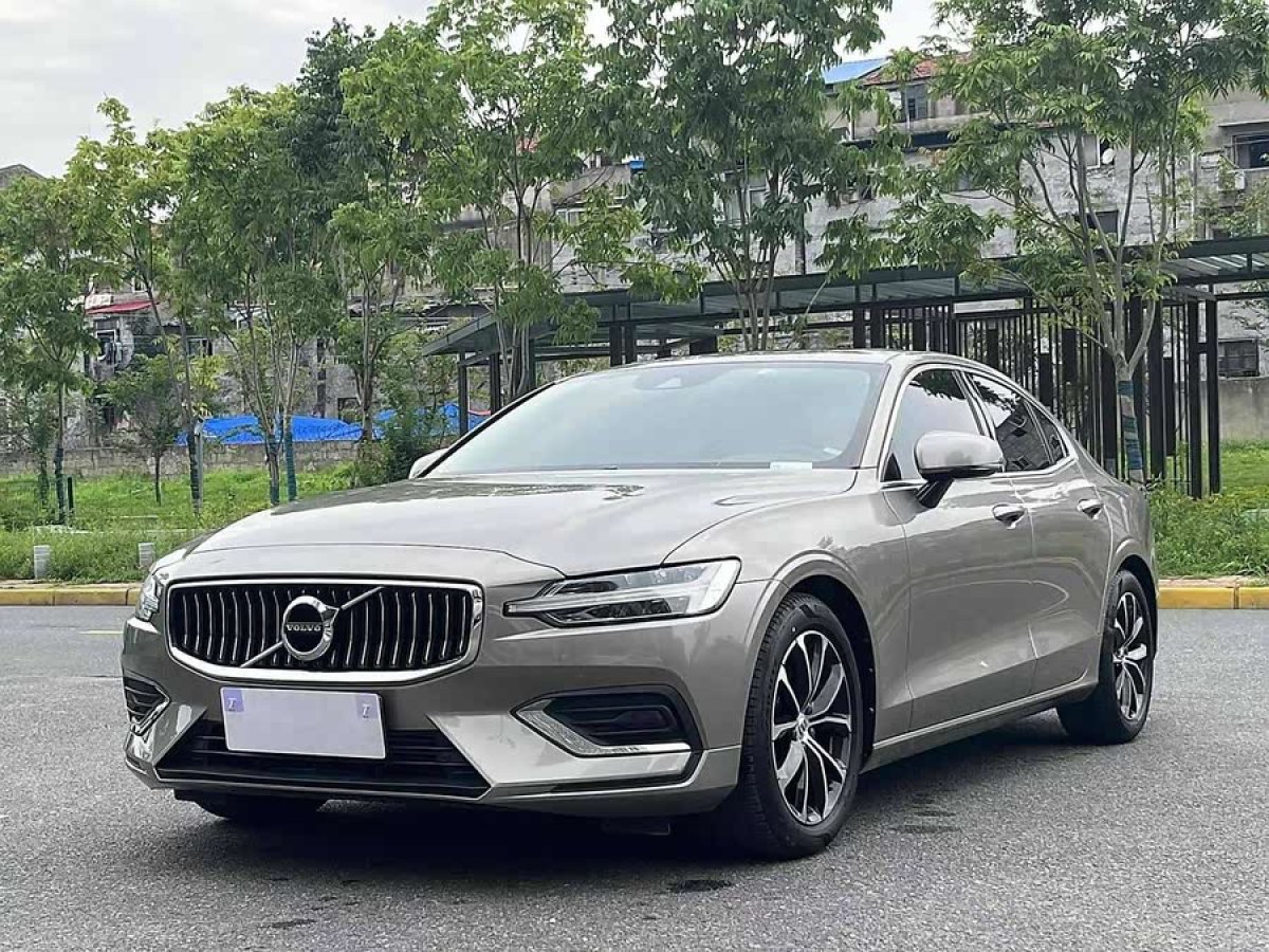 2020年8月沃爾沃 S60L  2020款 T4 智逸豪華版