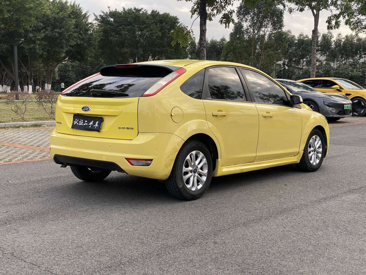 福特 ?？怂? 2011款 兩廂 1.8L 自動時尚型圖片