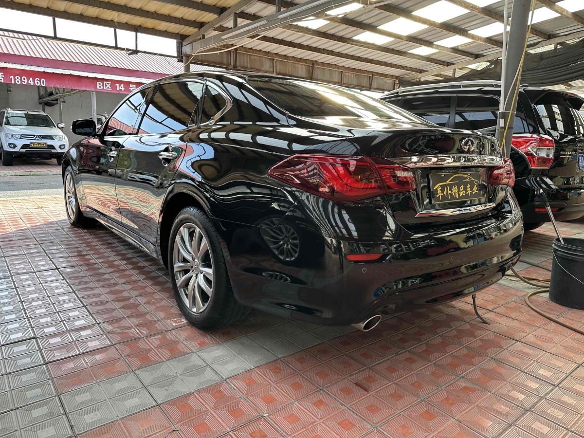 2017年12月英菲尼迪 Q70  2017款 Q70L 2.5L 精英版