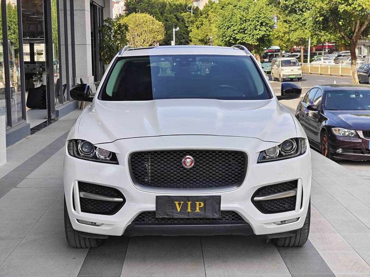 捷豹 F-PACE  2016款 2.0T 兩驅(qū)R-Sport運(yùn)動(dòng)版圖片