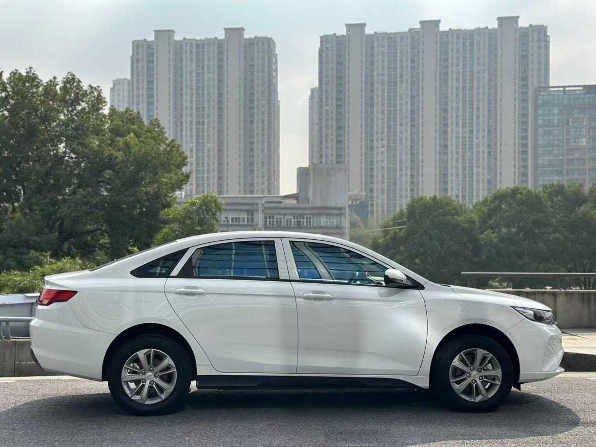 吉利 帝豪新能源  2022款 EV Pro 營(yíng)運(yùn)網(wǎng)約版圖片