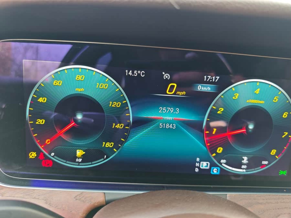 奔馳 奔馳E級(jí)  2022款 改款 E 300 L 豪華型圖片