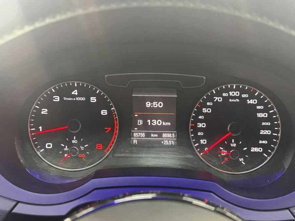 奧迪 奧迪Q3  2016款 35 TFSI 時(shí)尚型圖片