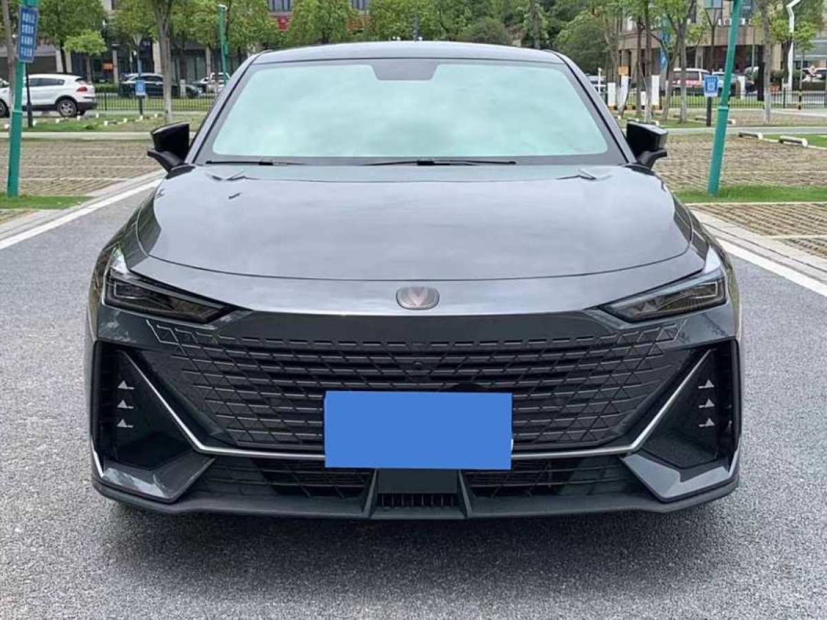 長(zhǎng)安 長(zhǎng)安UNI-V  2022款 1.5T 尊貴型圖片