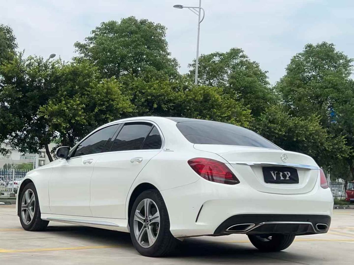 奔馳 V級(jí)  2018款 V 260 L 尊貴加長(zhǎng)版圖片