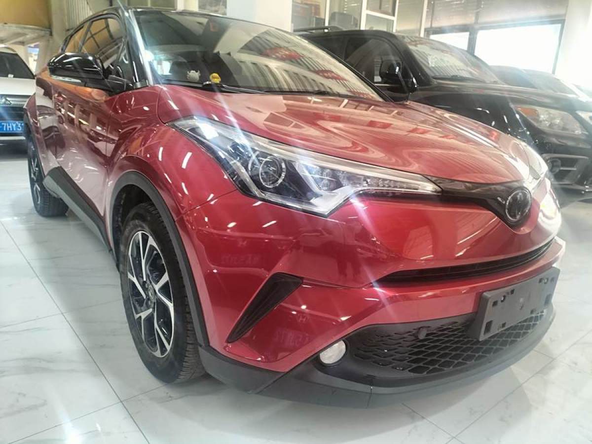 豐田 C-HR  2020款 2.0L 領(lǐng)先版圖片