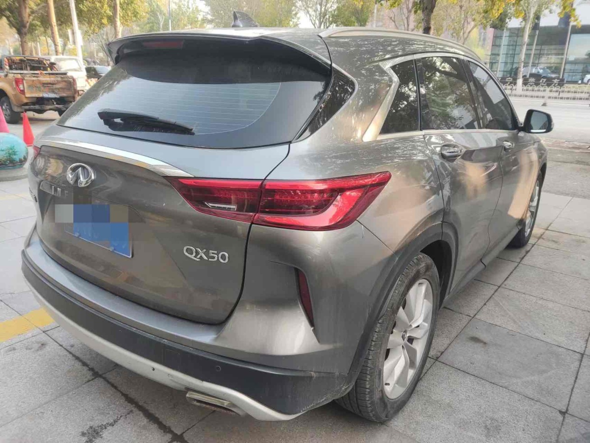 2020年1月英菲尼迪 QX50  2020款 改款 2.0T 兩驅時尚版