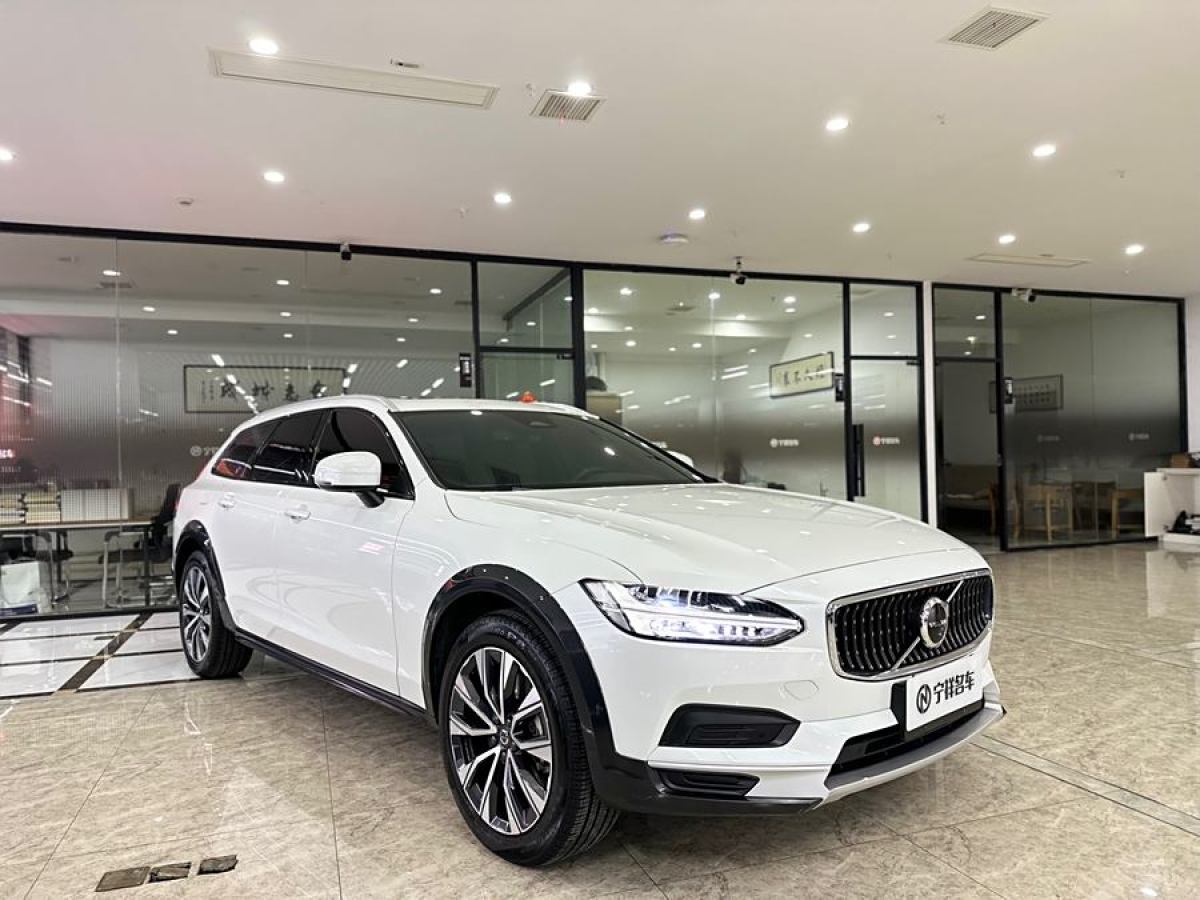 2022年12月沃爾沃 V90  2023款 Cross Country B5 AWD 智遠(yuǎn)版