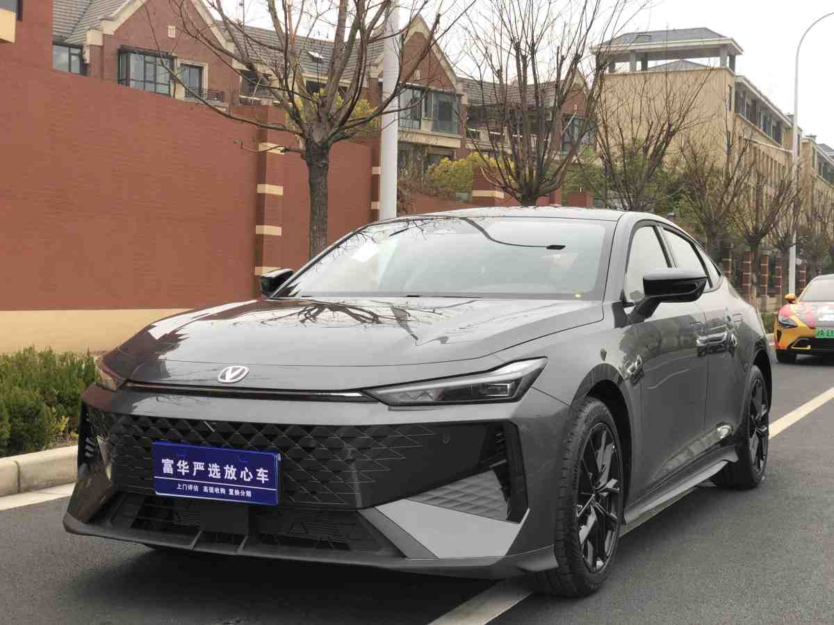 長(zhǎng)安 長(zhǎng)安UNI-V  2023款 1.5T 尊貴型圖片