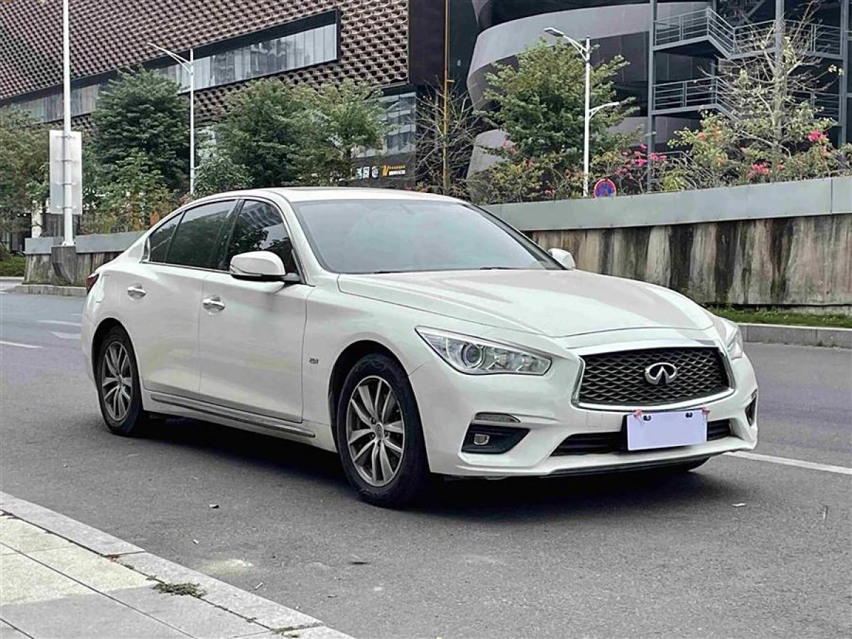 英菲尼迪 Q50L  2021款 2.0T 舒適版圖片