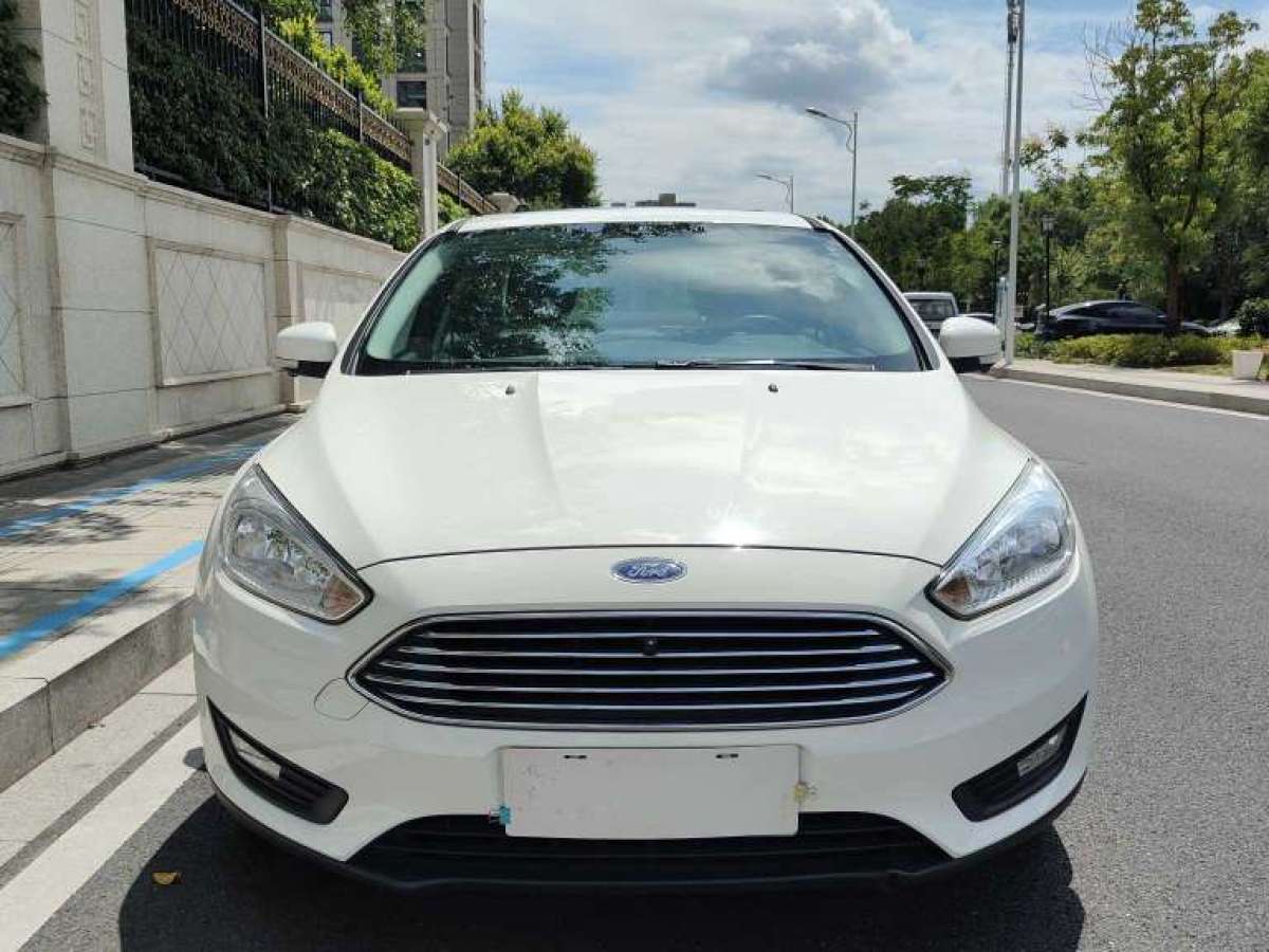 福特 ?？怂? 2018款 三廂經典 EcoBoost 125 自動超能風尚型智行版圖片