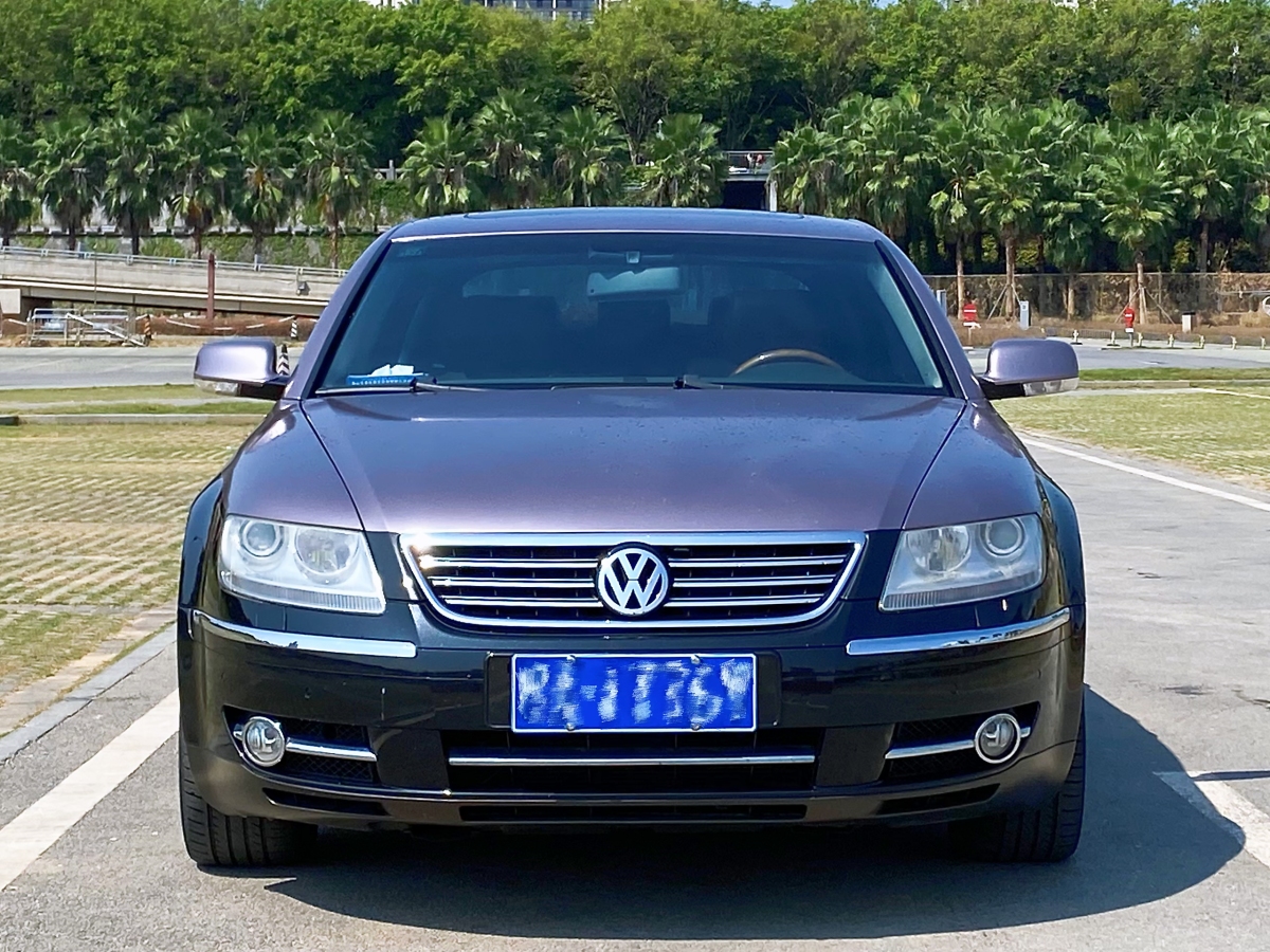 2009年9月大眾 輝騰  2011款 3.6L V6 5座加長商務(wù)版