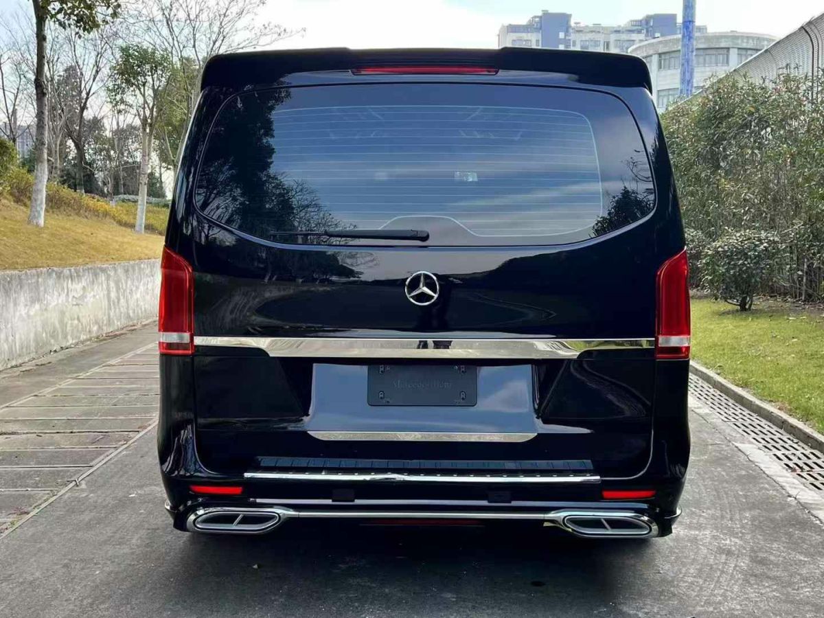 奔馳 奔馳GLC  2022款 GLC 260 4MATIC 轎跑SUV圖片