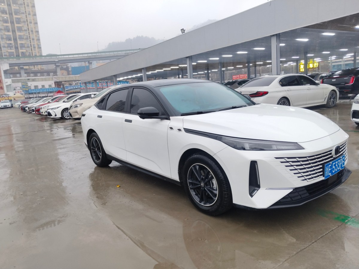 長安 逸達  2023款 藍鯨NE 1.5T GDI DCT領(lǐng)航型圖片