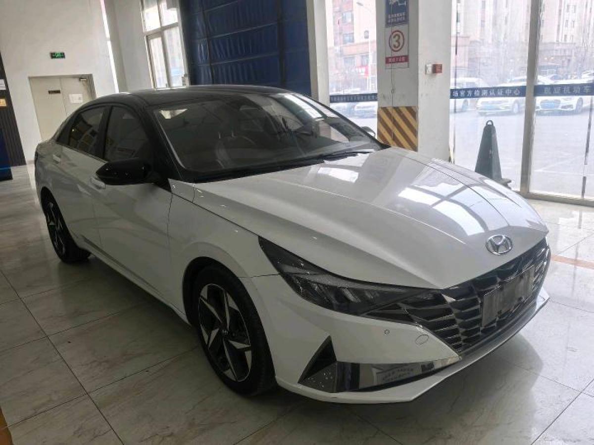 現(xiàn)代 伊蘭特  2022款 1.5L CVT LUX黑騎士限量版圖片