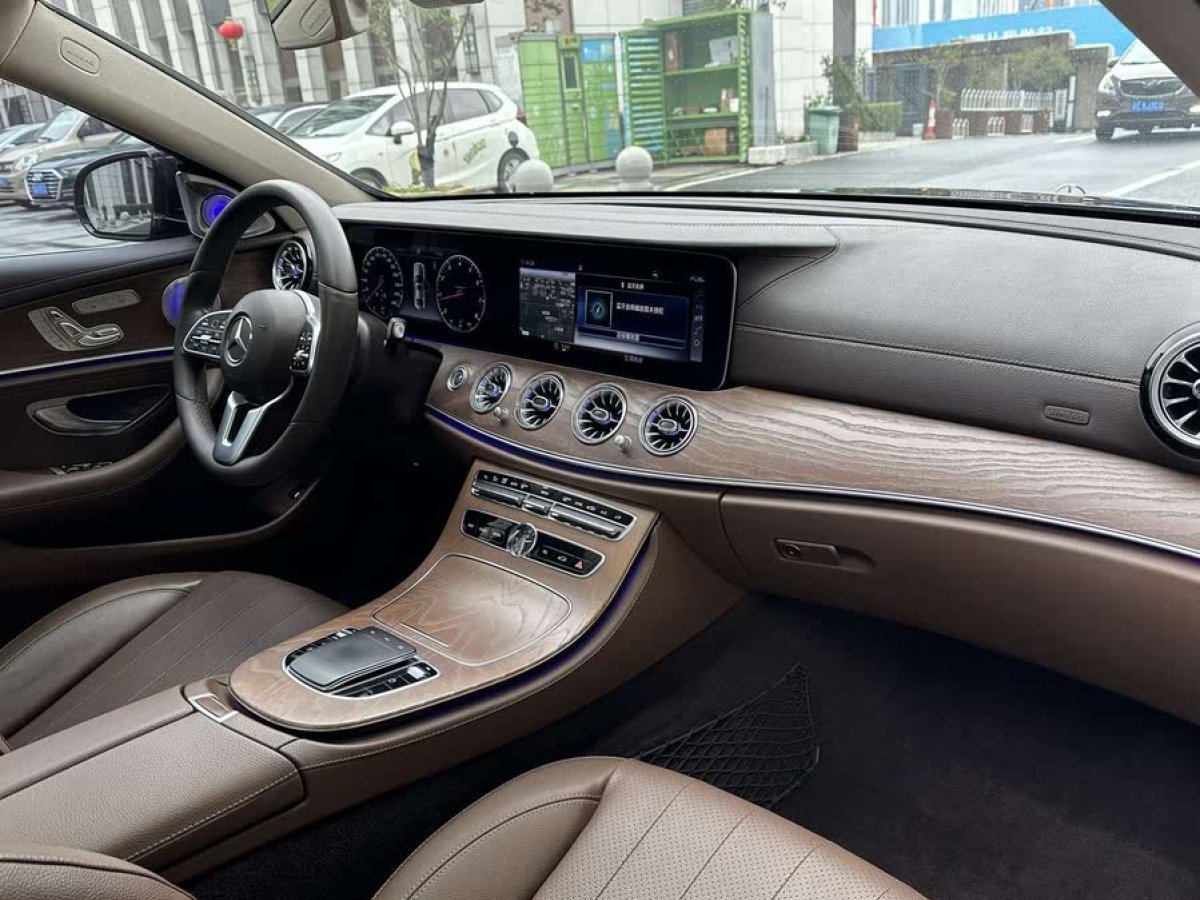奔馳 奔馳E級  2020款 改款 E 300 L 時尚型圖片