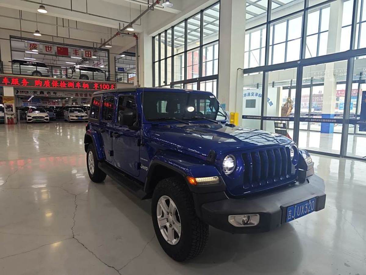 Jeep 牧馬人  2019款 2.0T Sahara 四門版 國(guó)VI圖片