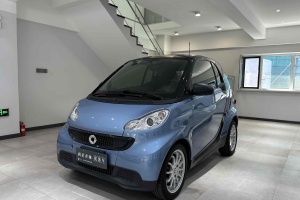 fortwo smart 1.0 MHD 硬頂新年特別版