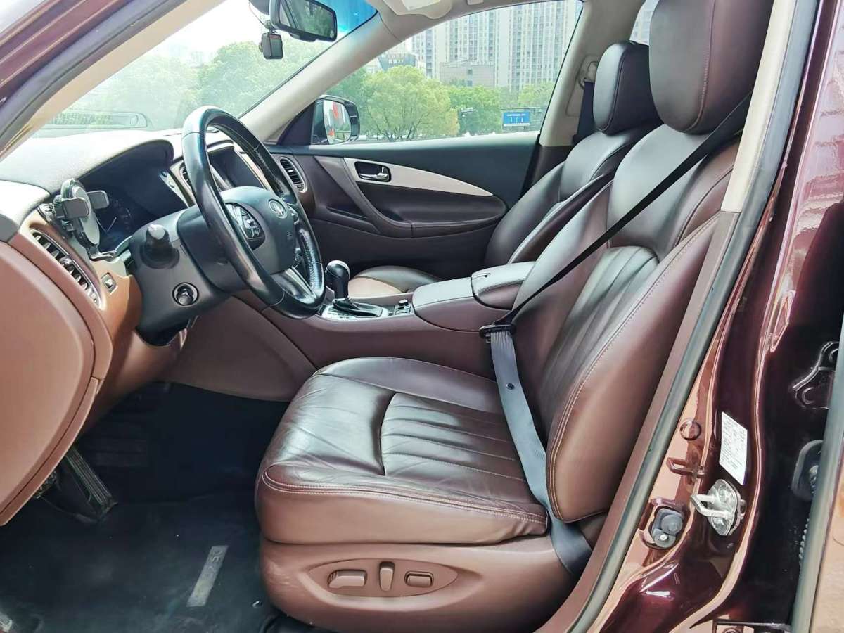 2016年10月英菲尼迪 QX50  2015款 2.5L 豪華版