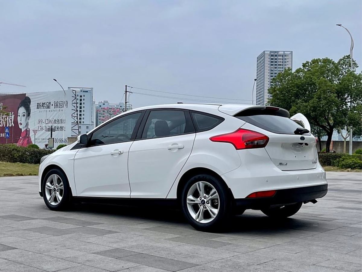 福特 ?？怂? 2018款 兩廂經(jīng)典 1.6L 自動舒適型智行版圖片