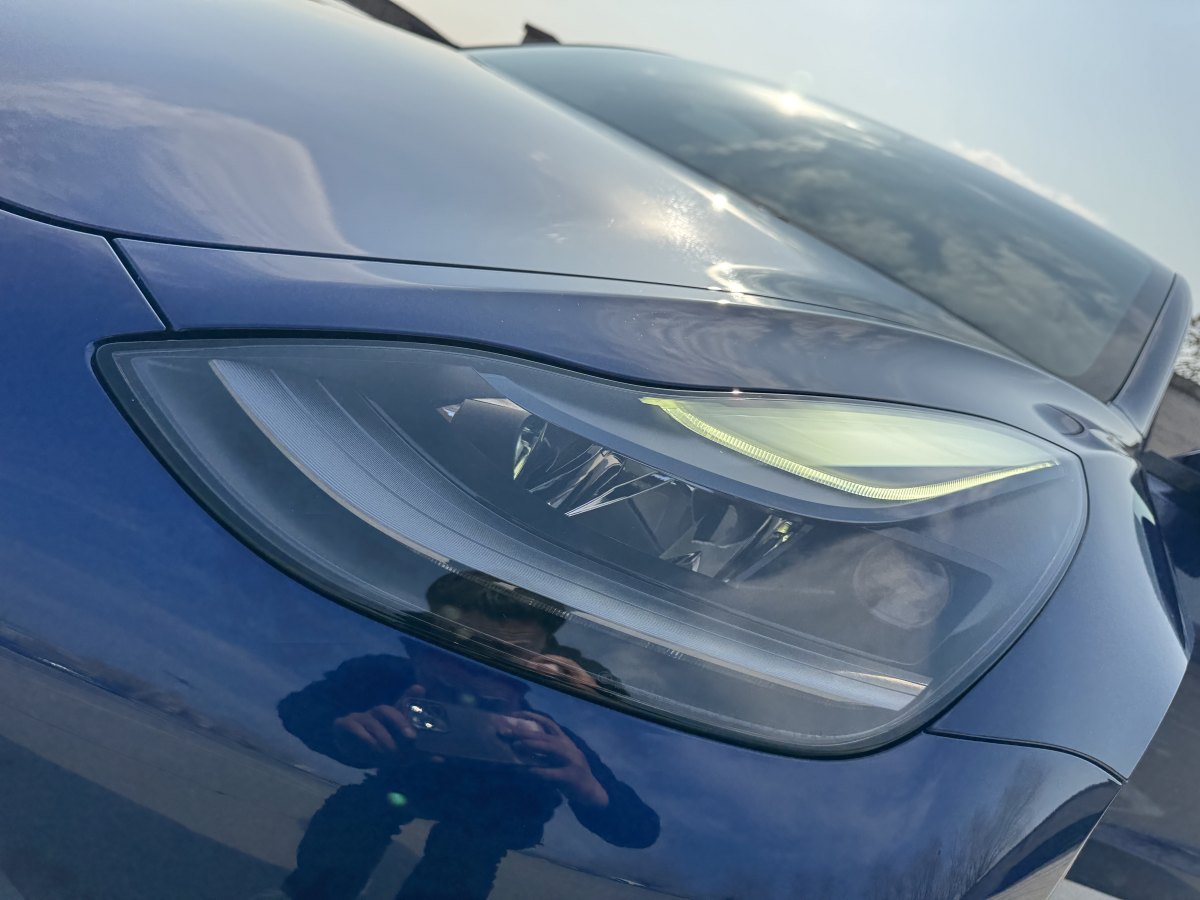 特斯拉 Model 3  2019款 標(biāo)準(zhǔn)續(xù)航后驅(qū)升級(jí)版圖片