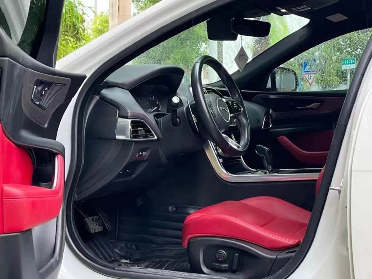 捷豹 XEL  2020款 2.0T 200PS R-DYNAMIC S進取運動版圖片