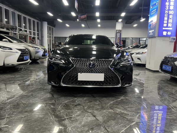 雷克萨斯 LS  2020款 500h 豪华版 国V