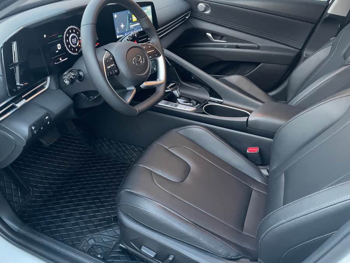 現(xiàn)代 伊蘭特  2022款 1.5L CVT LUX尊貴版圖片