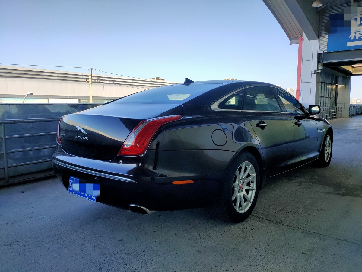 捷豹 XJ  2014款 XJL 2.0T 兩驅(qū)典雅商務(wù)版圖片