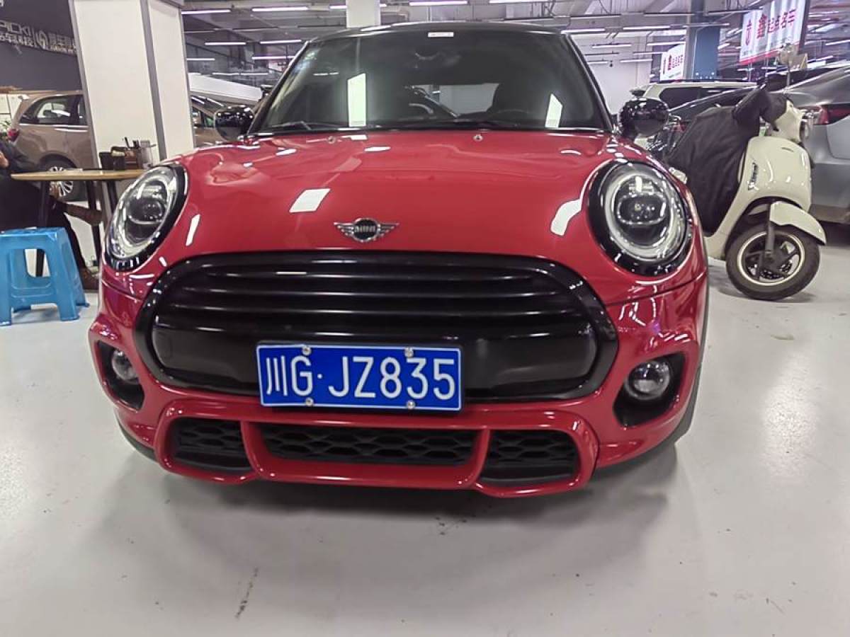 MINI COUNTRYMAN  2018款 1.5T COOPER 藝術(shù)家圖片