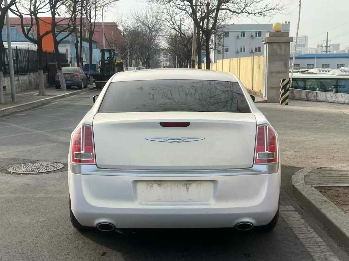 克萊斯勒 300C 圖片