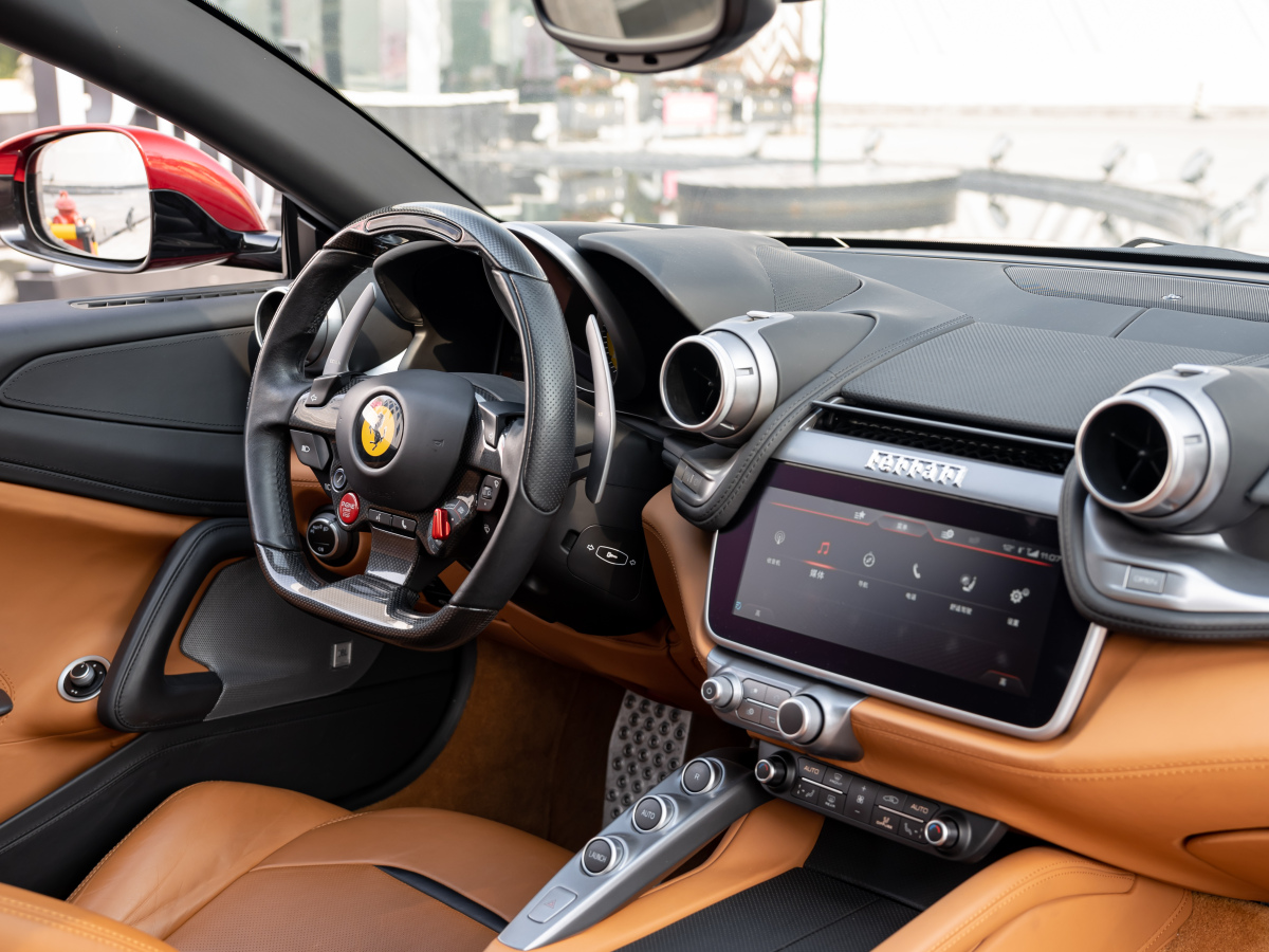 法拉利 GTC4Lusso  2017款 3.9T V8圖片