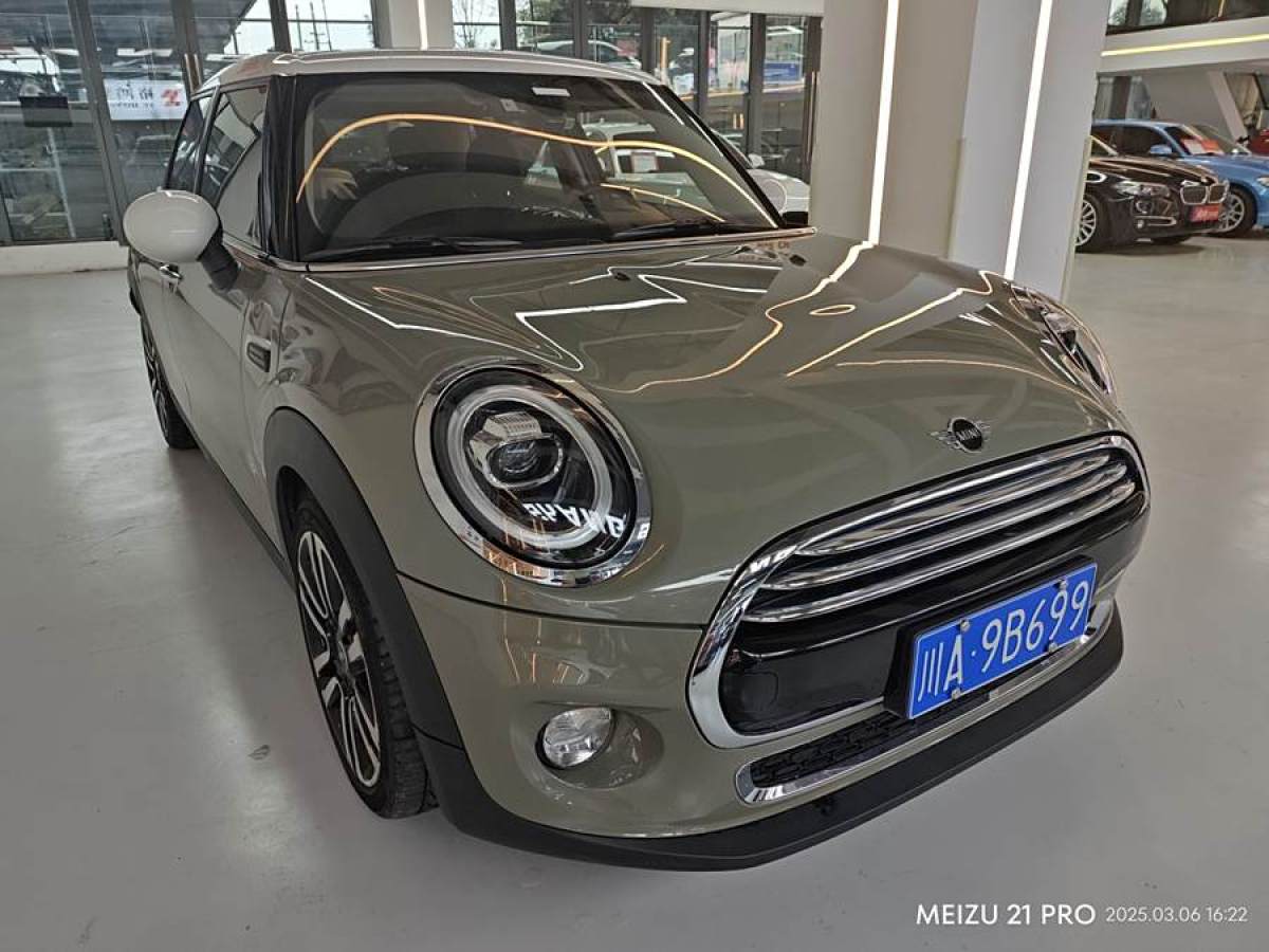 MINI MINI  2018款 1.5T COOPER 藝術(shù)家 五門版圖片