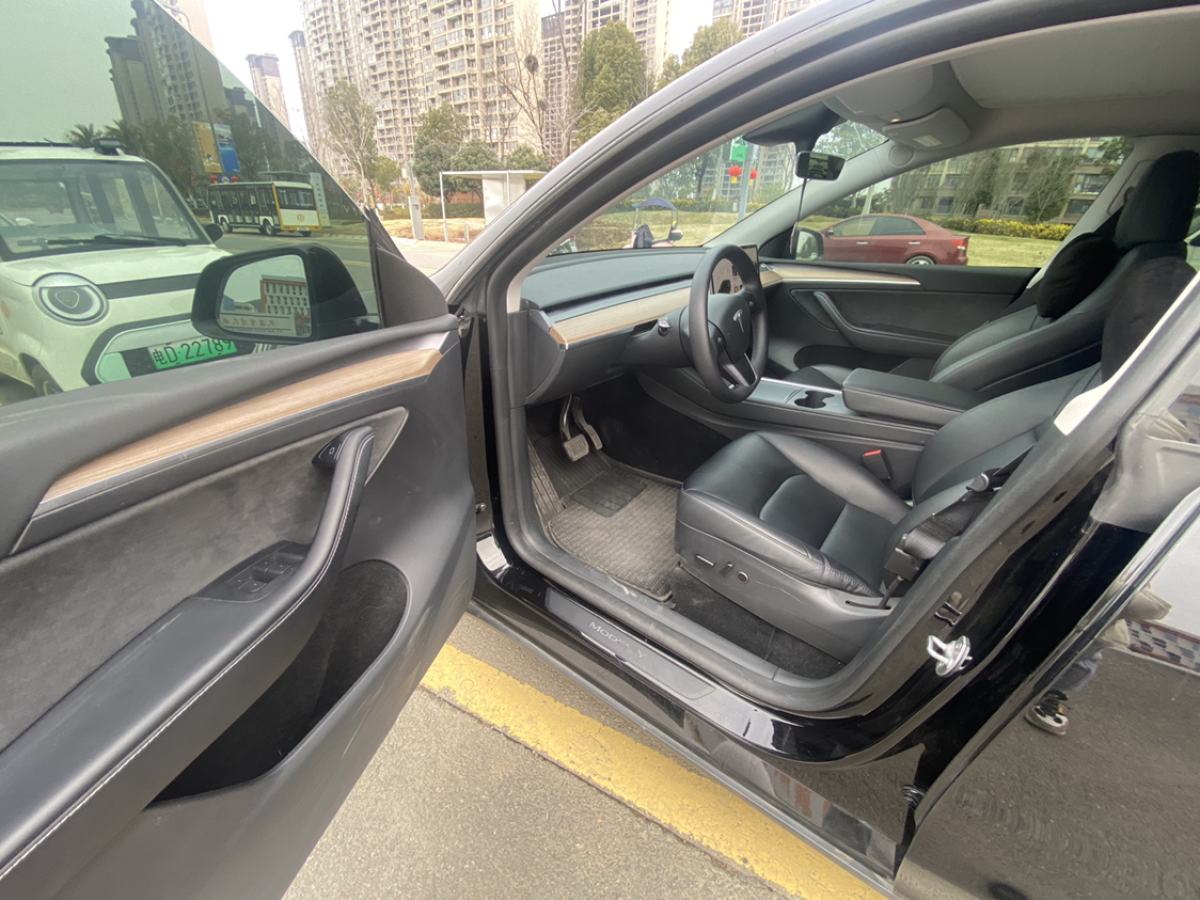 特斯拉 Model Y  2022款 改款 后輪驅(qū)動(dòng)版圖片
