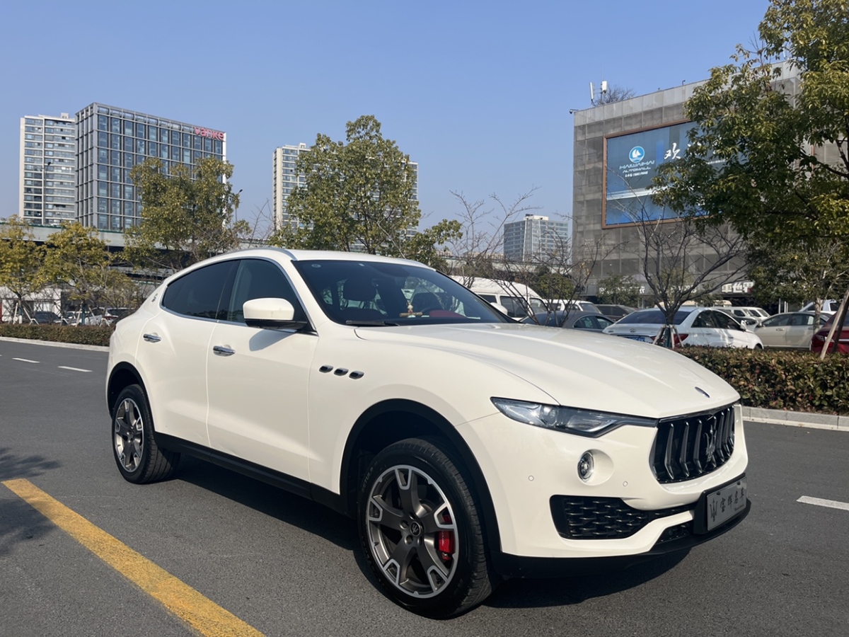 瑪莎拉蒂 Levante  2021款 3.0T 標(biāo)準(zhǔn)版圖片