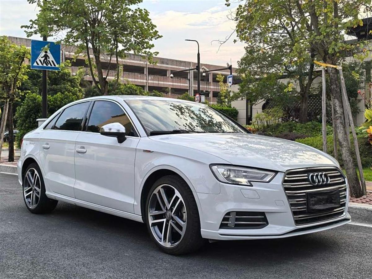 奧迪 奧迪A3  2017款 Sportback 35 TFSI 時(shí)尚型圖片