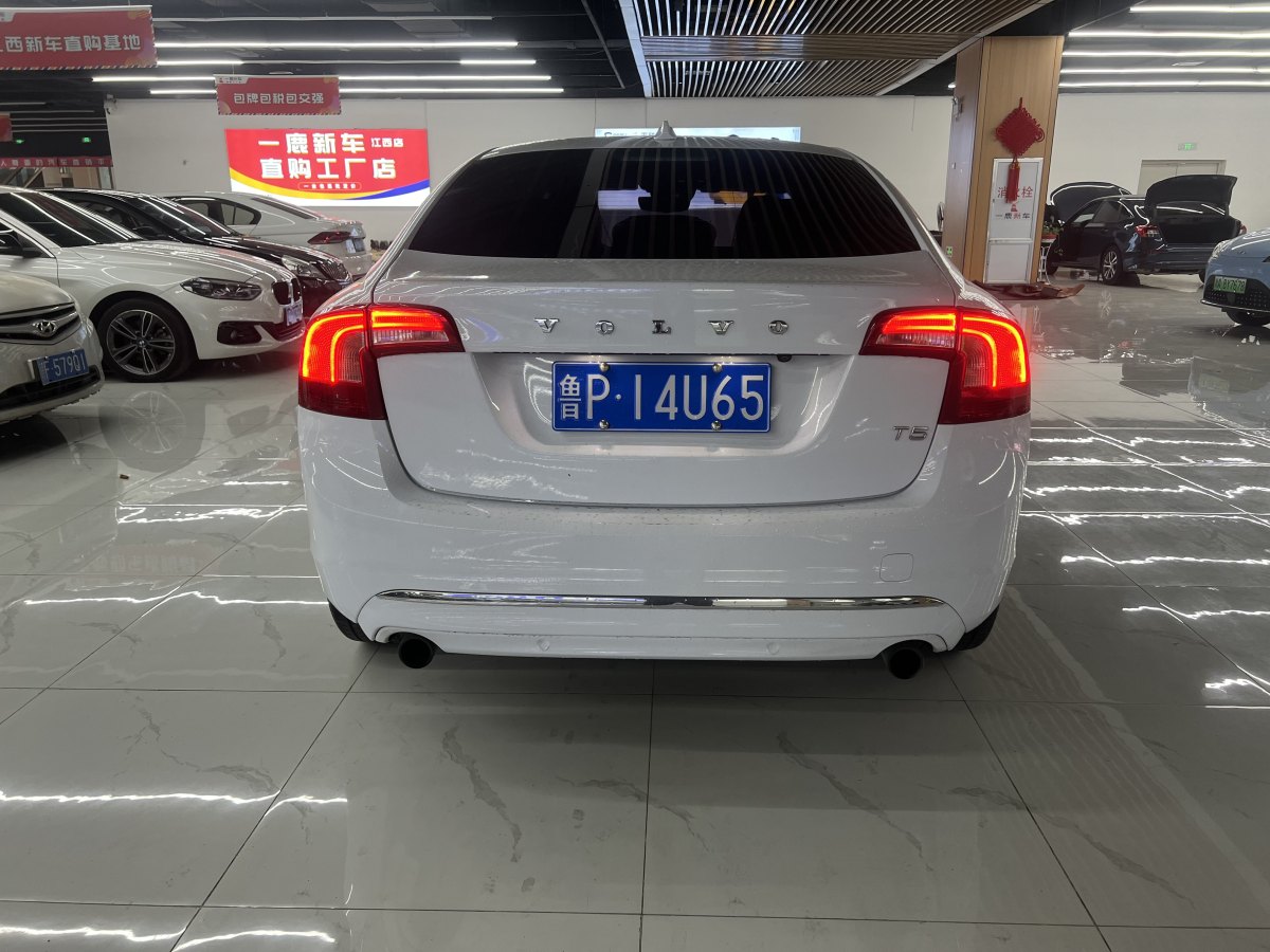 沃爾沃 S60  1448款 2.0T T5智雅版圖片