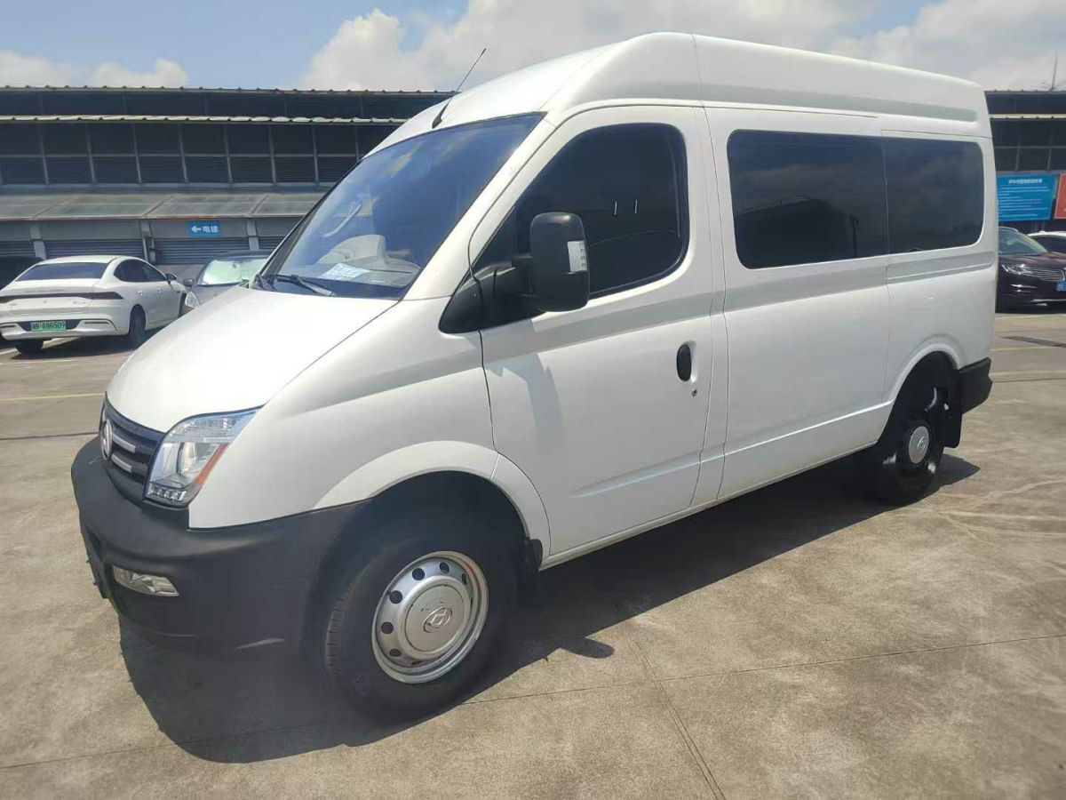 上汽大通 V80  2020款 2.0T AMT PLUS城市版短軸超低頂5/6座圖片