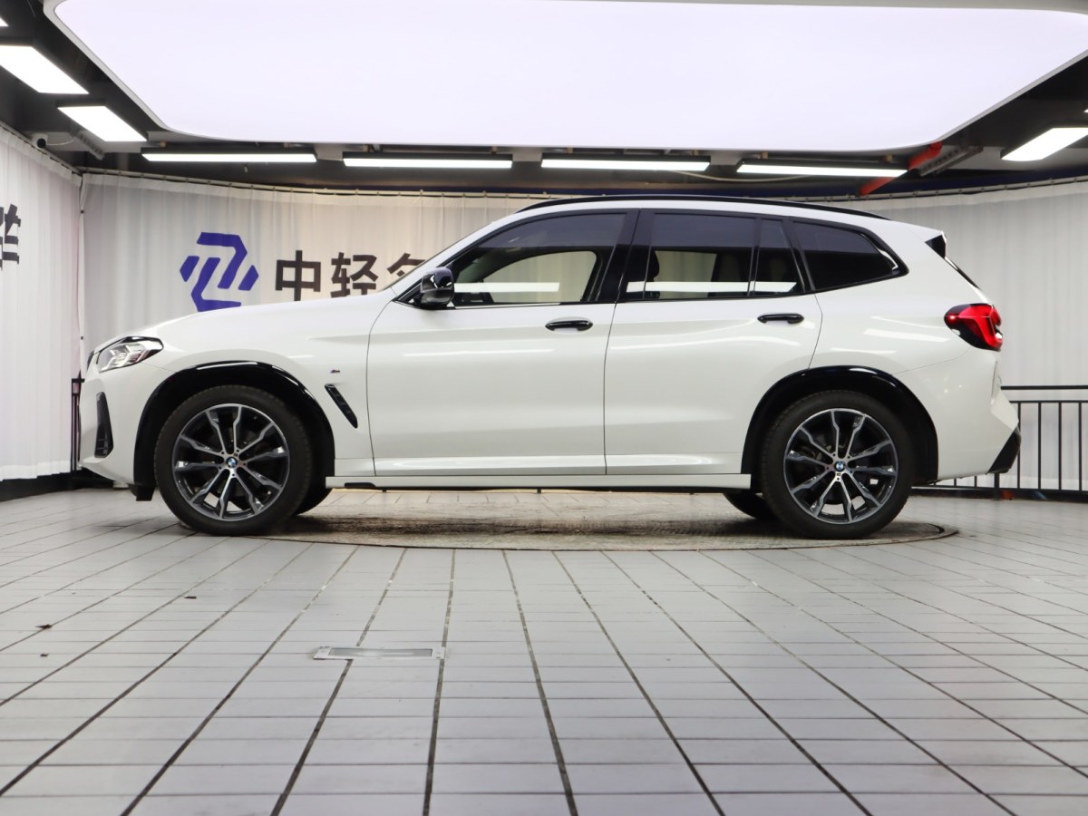 2022年2月寶馬 寶馬X3  2022款 xDrive30i 領(lǐng)先型 M曜夜套裝