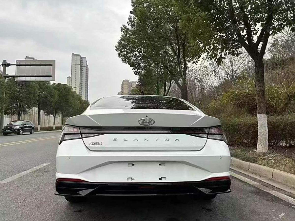 現(xiàn)代 伊蘭特  2022款 1.5L CVT LUX尊貴版圖片