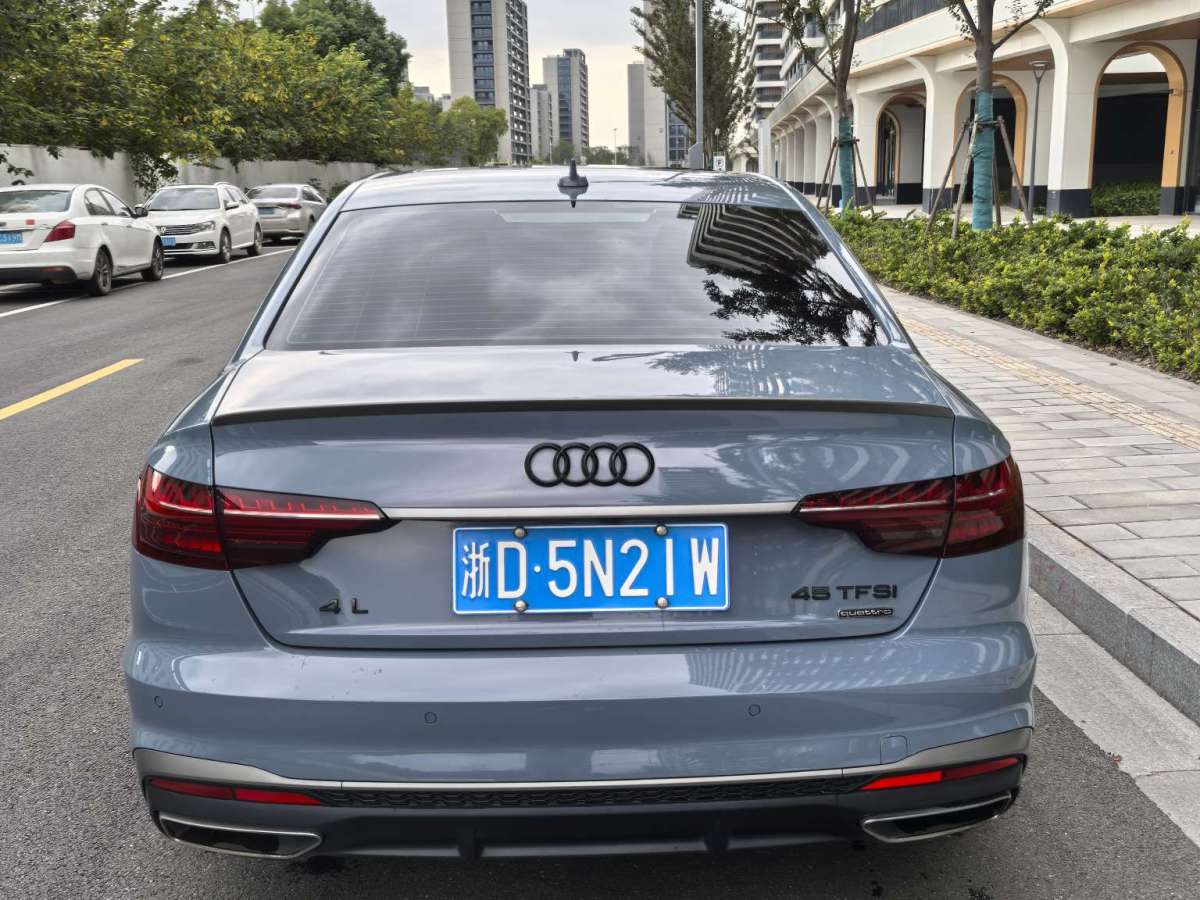 奧迪 奧迪A4L  2022款 40 TFSI quattro RS套件燃速型圖片