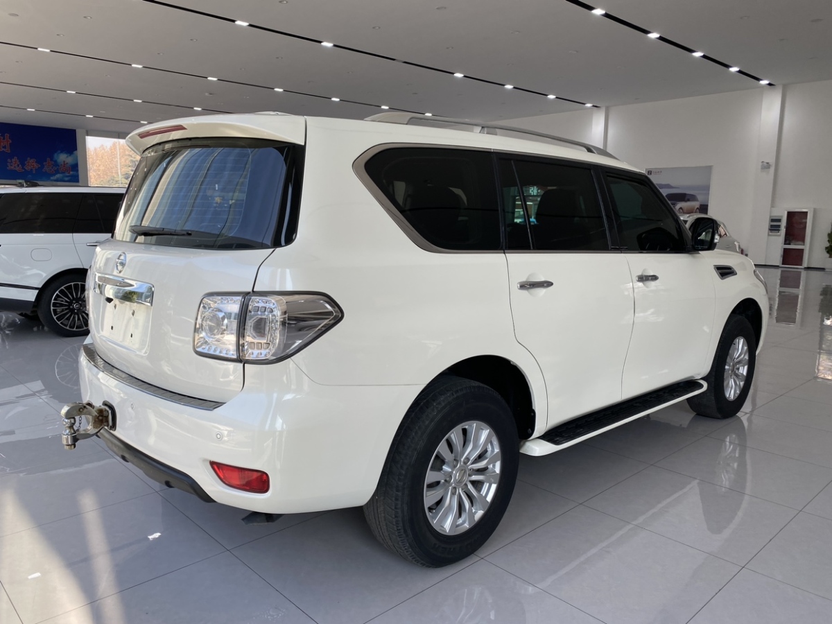 日產(chǎn) 途樂(lè)  2018款 4.0L 領(lǐng)英型圖片