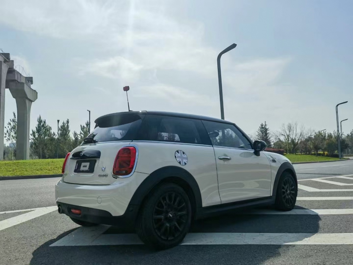 MINI COUNTRYMAN  2018款 1.5T COOPER 經(jīng)典派圖片