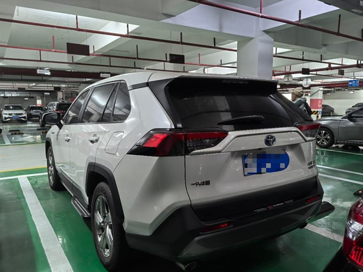 豐田 RAV4榮放  2023款 雙擎 2.5L E-CVT兩驅精英版圖片